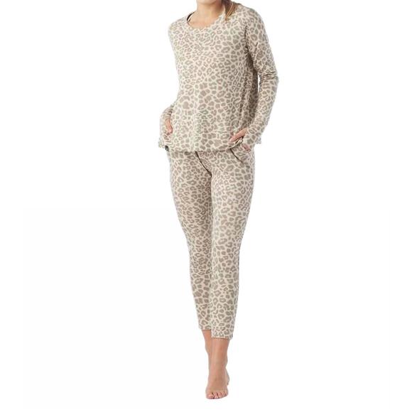 NEW GLYDER lounge long sleeve in oatmilk leopard - Picture 5 of 5